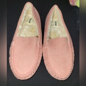 LIKE NEW- WORN ONCE! Pink furry house slippers. Hard bottom. Size 8/9.